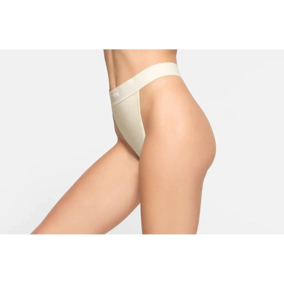 Skims Seamless Rib Thong Panty Panties Bone Cream Off White Ultra Soft NEW - Picture 2 of 14